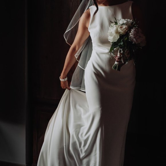 Theia Devon Ivory Wedding Dress (tailored) - Picture 3 of 12